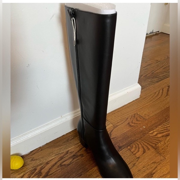 NWT Stuart Weitzman zip up boots - Picture 4 of 5